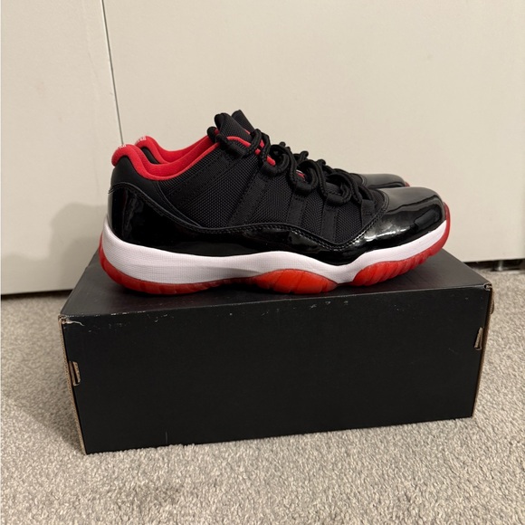 Air Jordan 11 Retro Low Bred - Picture 6 of 8